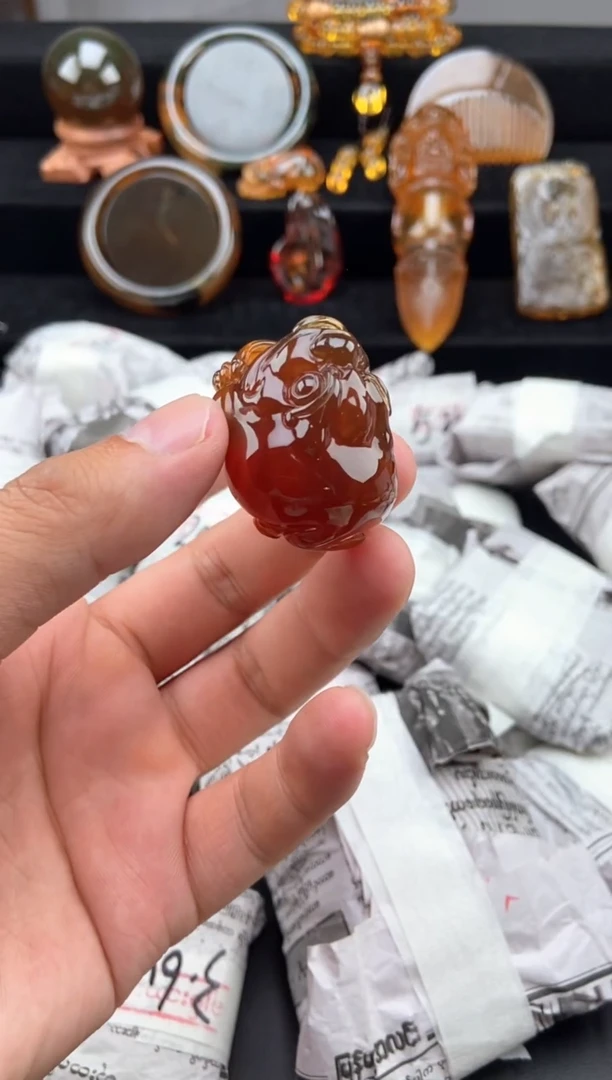 未镶嵌颈饰琥珀金蟾吊坠