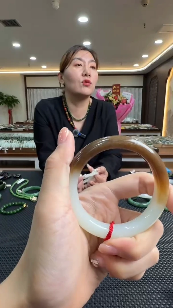 颈饰未镶嵌和田玉手镯56