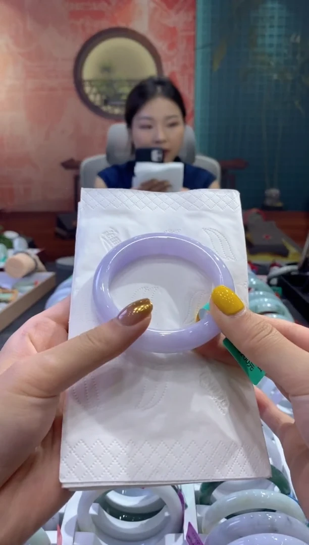 翡翠手镯未镶嵌多人06951