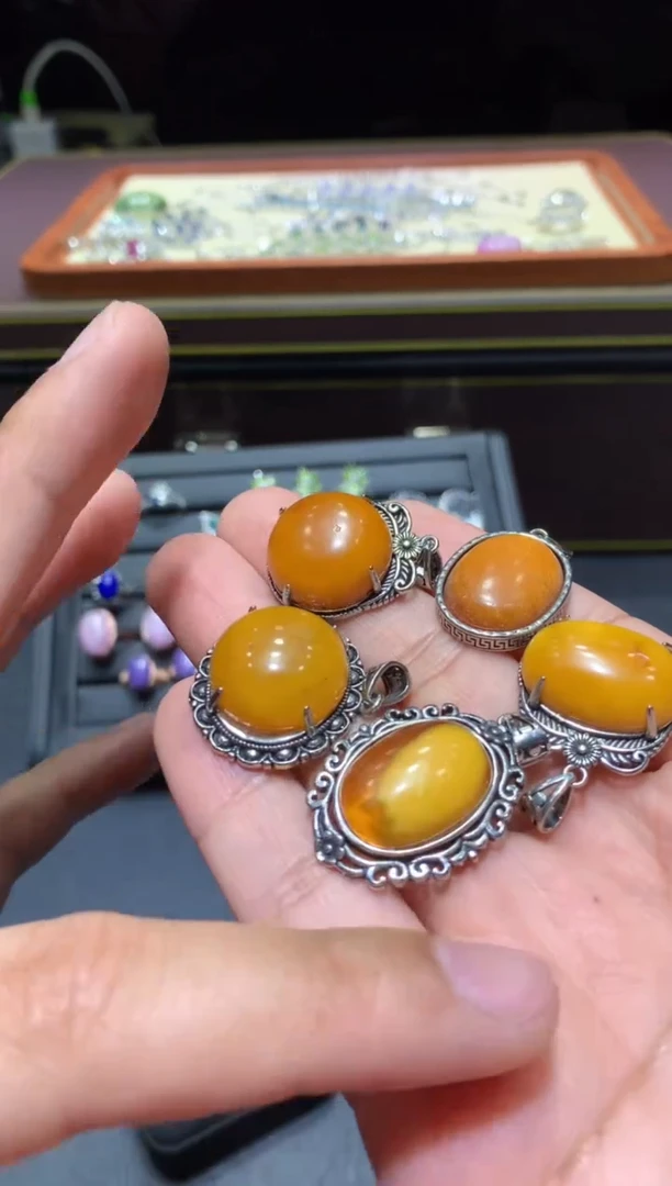 【闪购商品】琥珀颈饰未镶嵌W78（随机性发货只发一单）微瑕