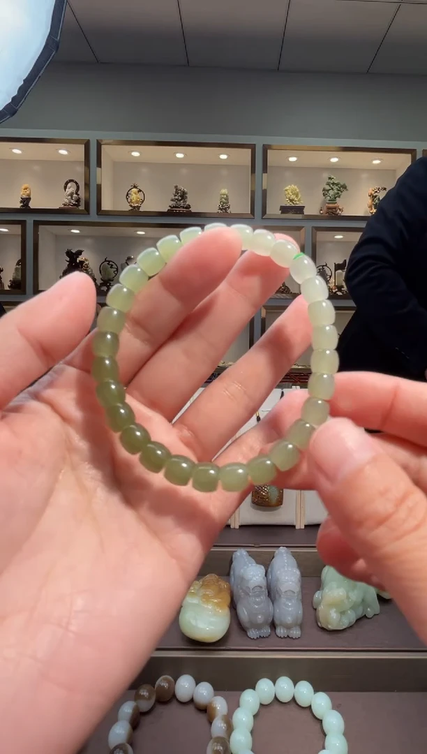 颈饰未镶嵌和田玉苏