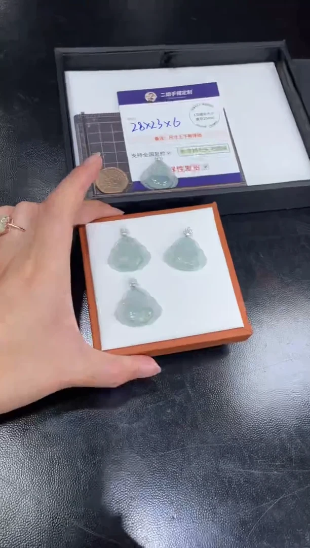 18K金镶嵌挂件翡翠佛公11/多样性发其一配链@CP