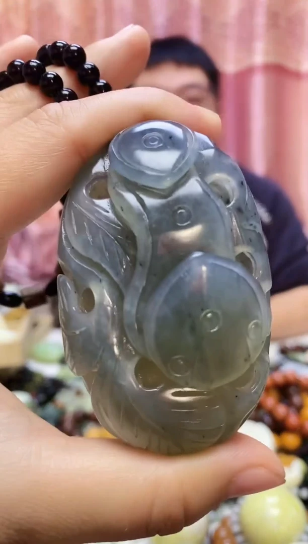 未镶嵌蛇纹石玉挂件