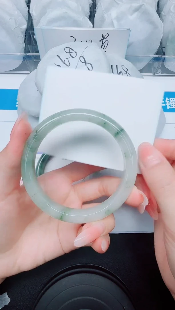 石英质玉手镯未镶嵌107/62.4