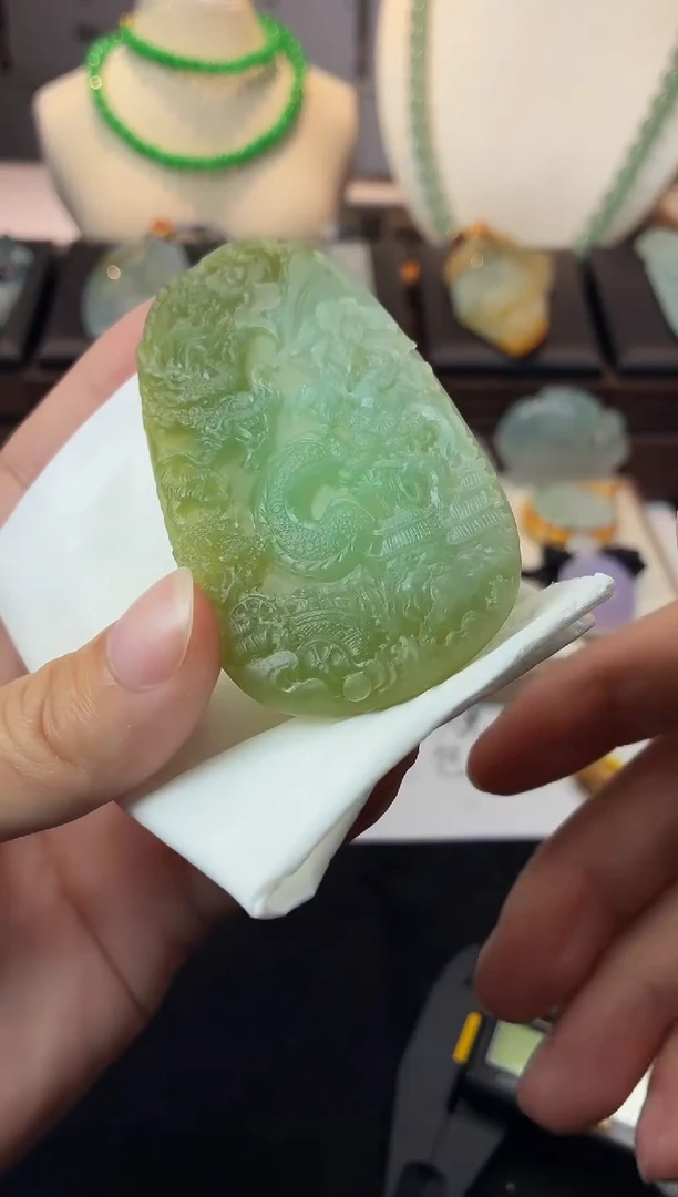 未镶嵌定制翡翠月*～毛货不退不换