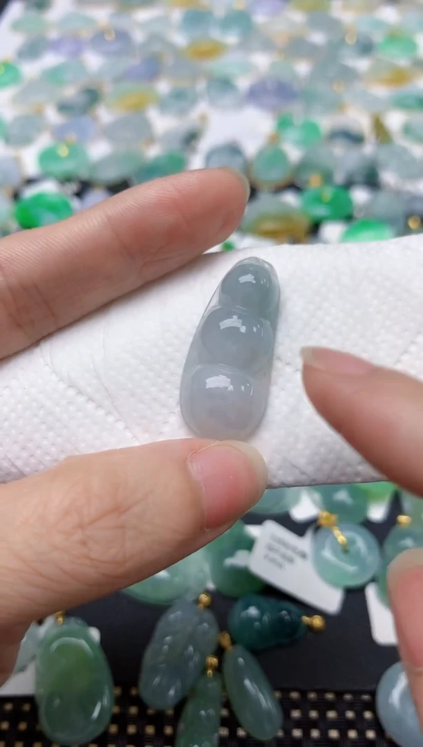 翡翠未镶嵌颈饰天然缅甸A货翡翠