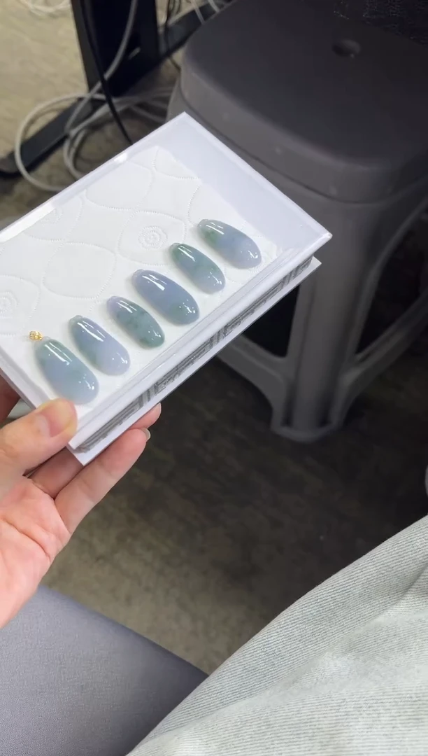 颈饰18K金镶嵌翡翠K308/多样性发一件/配绳子