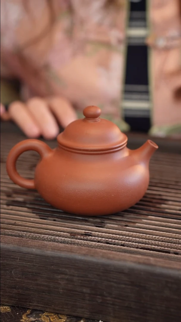 茶壶紫砂容天 北红赤铁 半手工 230cc