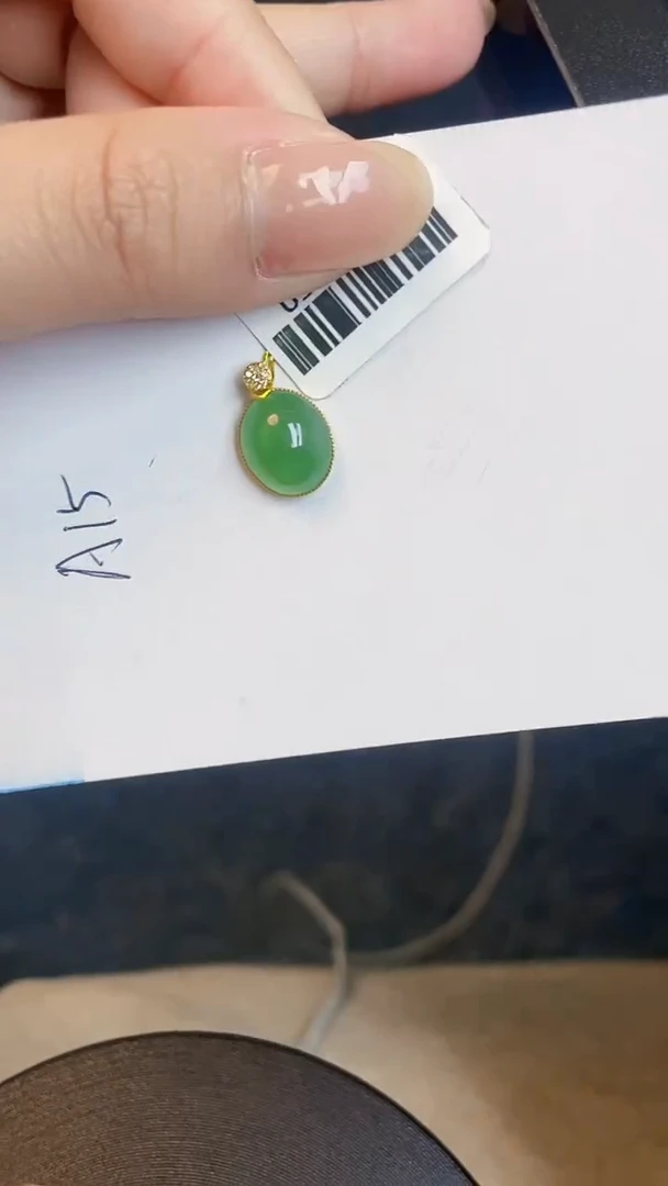 【闪购商品】翡翠颈饰18K金镶嵌00000000