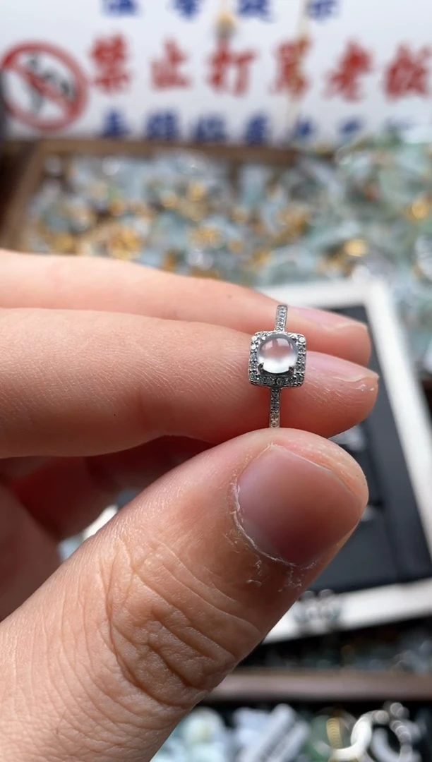 【闪购商品】翡翠颈饰未镶嵌哥哥