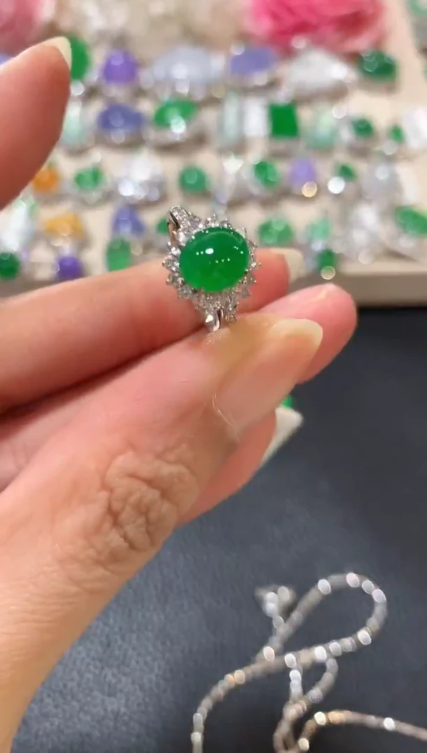 18K金镶嵌戒指翡翠z110