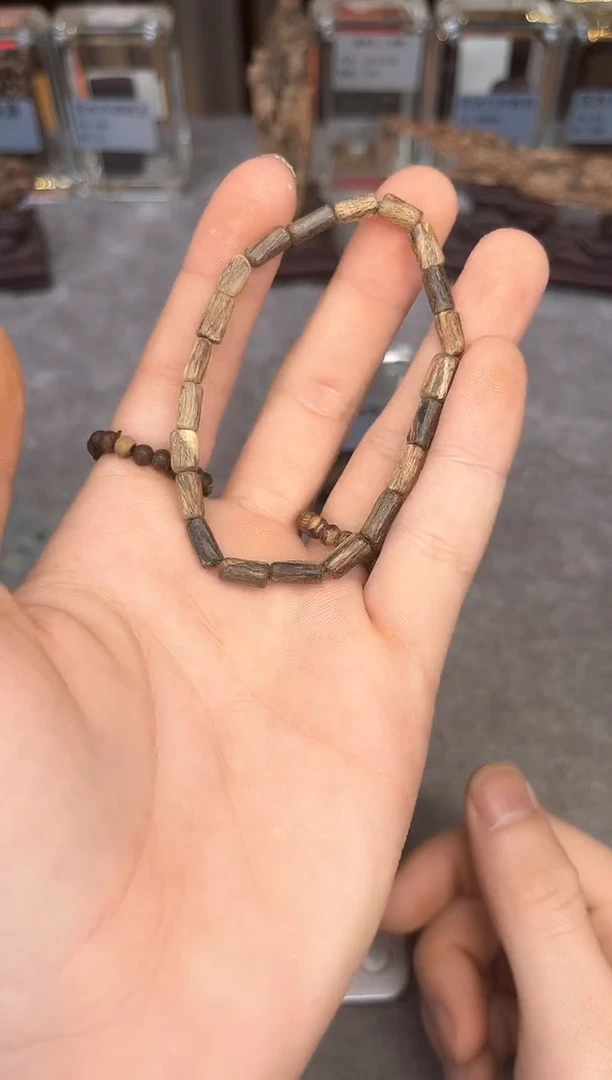 【闪购商品】沉香手串83号沉水海南黑油格多样性发货1条