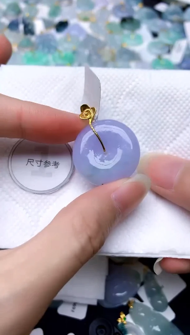 颈饰18K金镶嵌翡翠天然A货翡翠