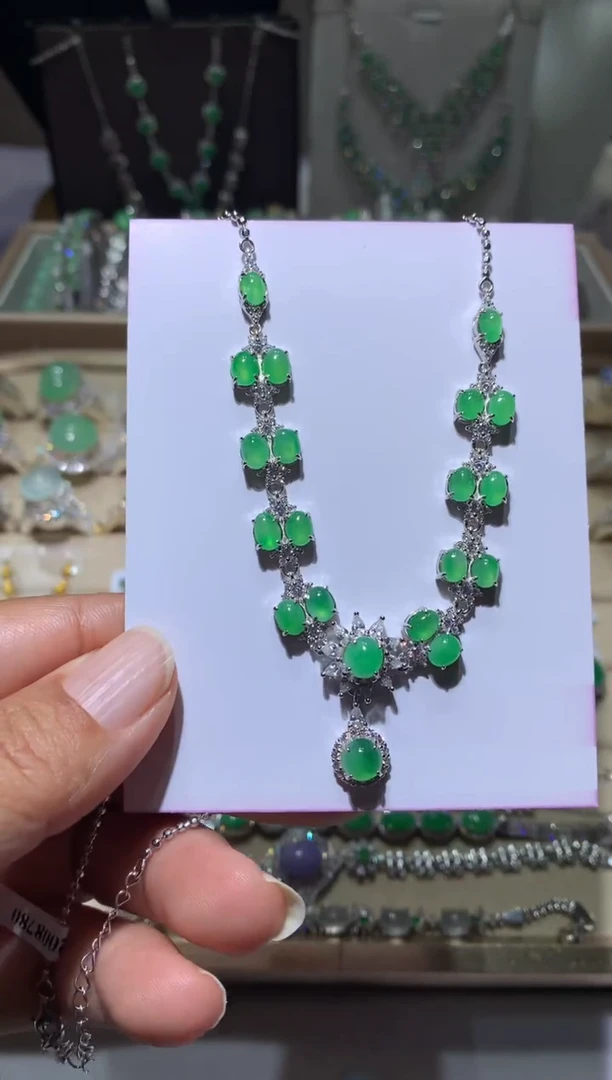 银S925镶嵌翡翠耳饰套链