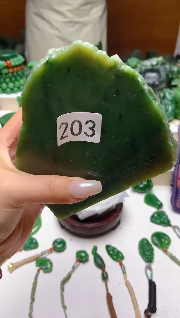 未镶嵌和田玉（碧玉）珠宝半成品0