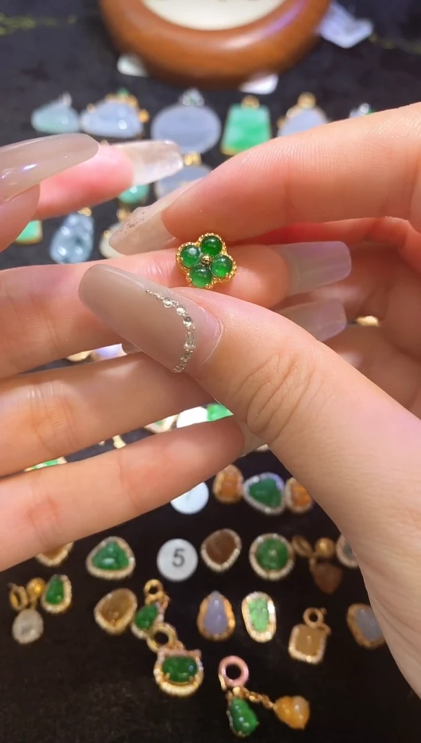 颈饰银S925镶嵌翡翠天然a货