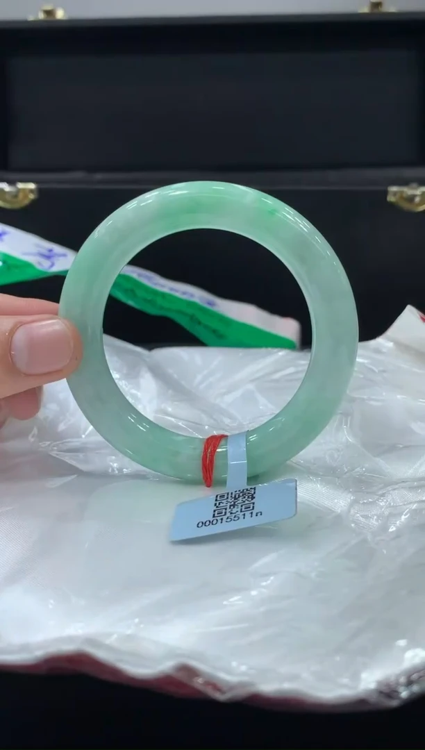 未镶嵌手镯翡翠翡翠手镯