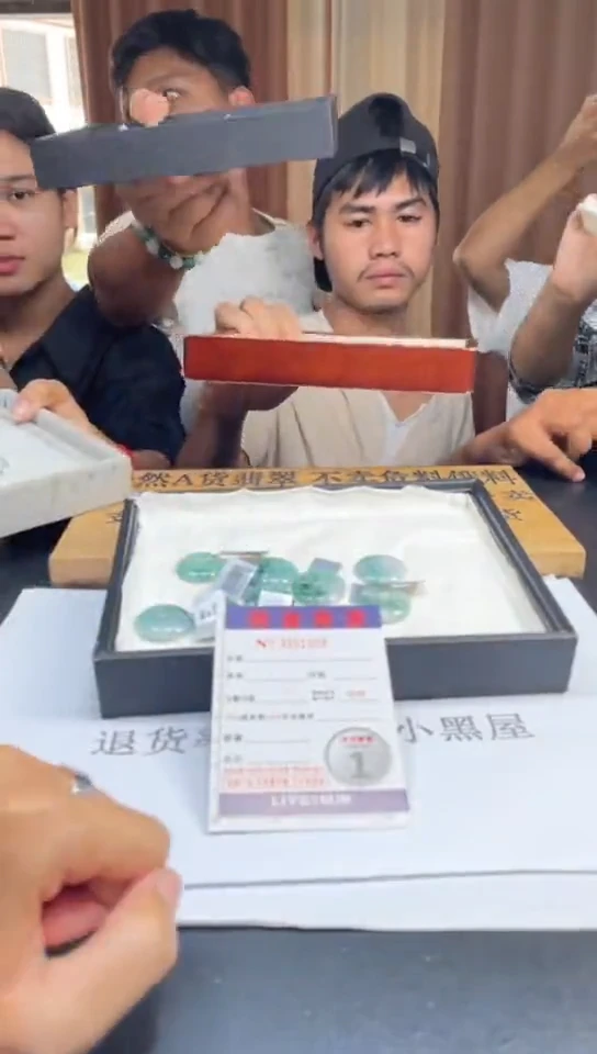 定制翡翠未镶嵌未抛光毛货多样性发其一拍一发一1008