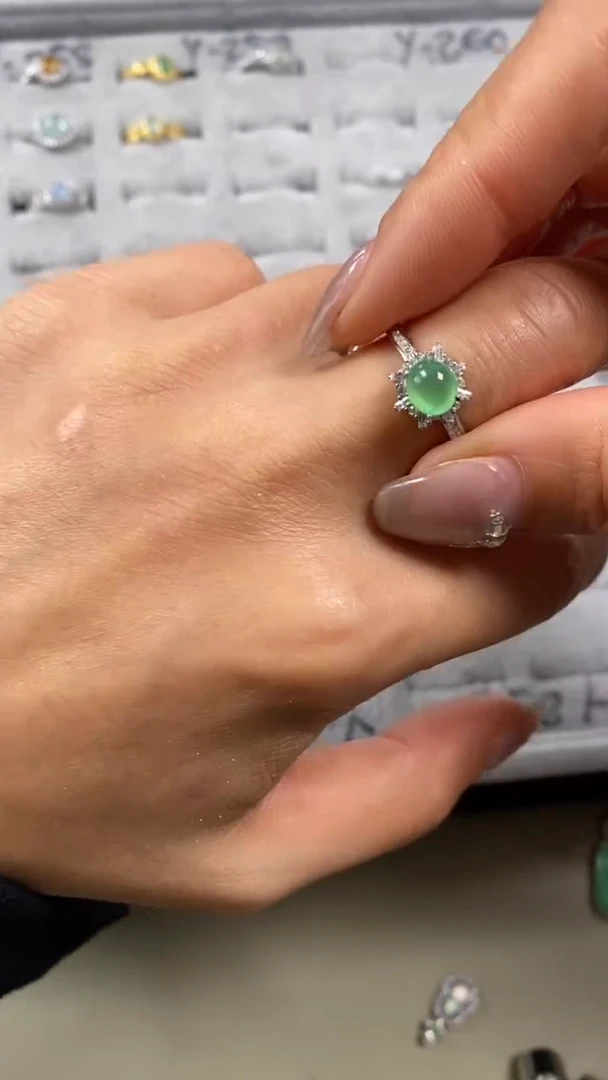 【闪购商品】翡翠戒指银S925镶嵌8124