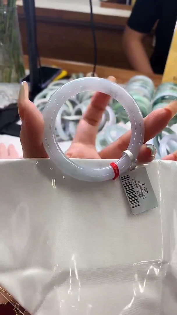 翡翠手镯未镶嵌5556 圆条 9