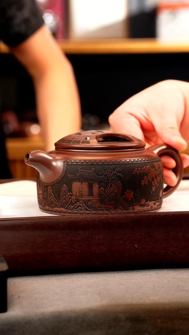 茶壶紫砂石红 牛盖莲子 刻绘
