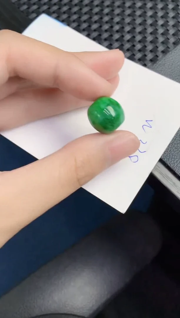 翡翠未镶嵌颈饰天然翡翠緬甸A貨