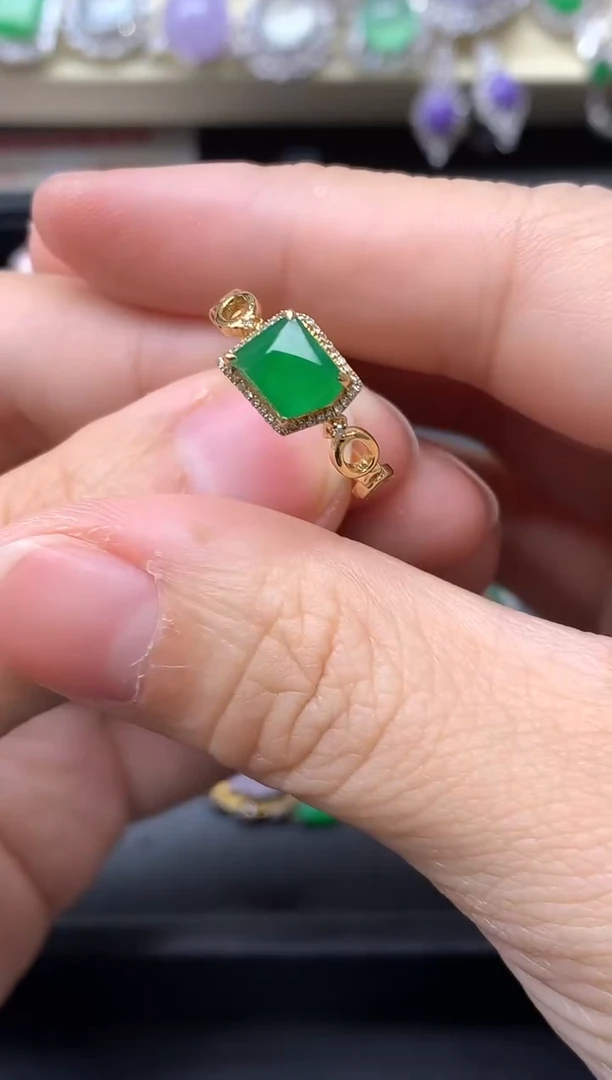 18K金镶嵌戒指翡翠549-中国好珍宝