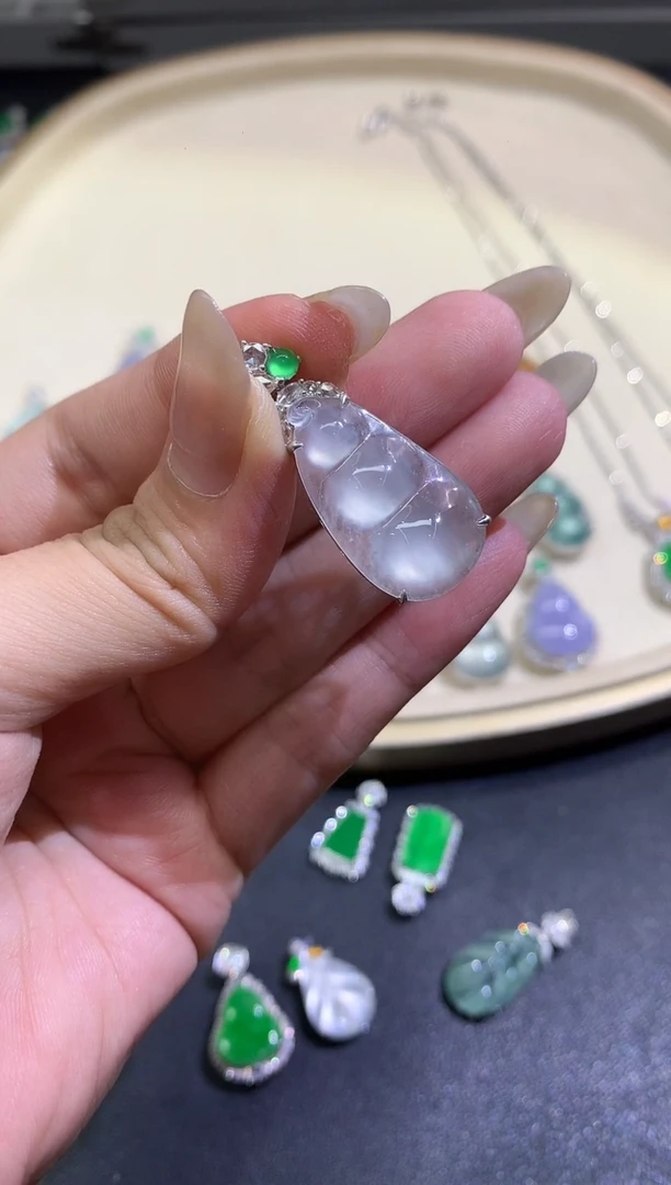 吊坠(不含链)18K金镶嵌翡翠E519|13800