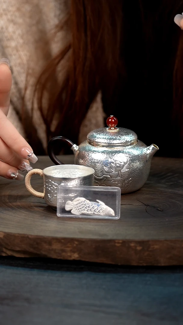 【闪购商品】手工锤纹银泡茶壶+2杯子+银鱼