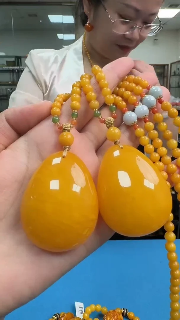 琥珀吊坠(赠链)未镶嵌蜜蜡水滴套装（多样性只发其一）