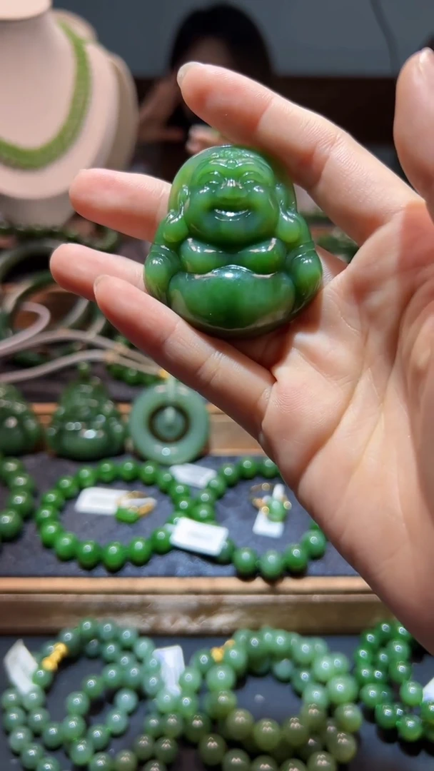 和田玉（碧玉）未镶嵌颈饰1