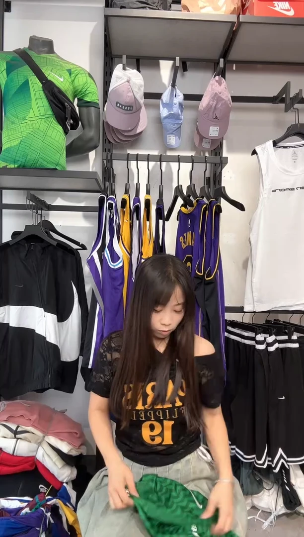 1222     编码 瑕疵修复以直播间讲解为准 尺码140