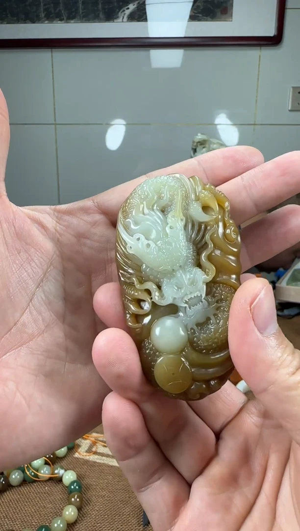 未镶嵌和田玉（糖玉）挂件和田玉生意兴隆103克