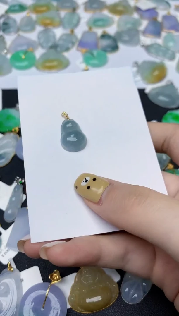 翡翠18K金镶嵌颈饰天然翡翠A货