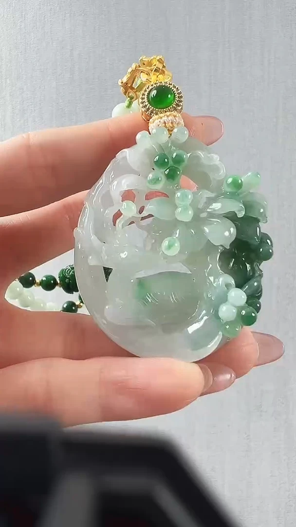 颈饰未镶嵌翡翠鹿