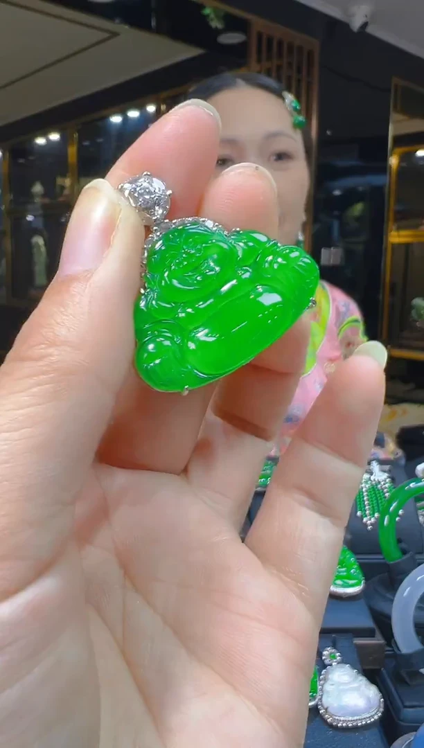 吊坠(赠链)银S925镶嵌翡翠032(多样性发货发其一)