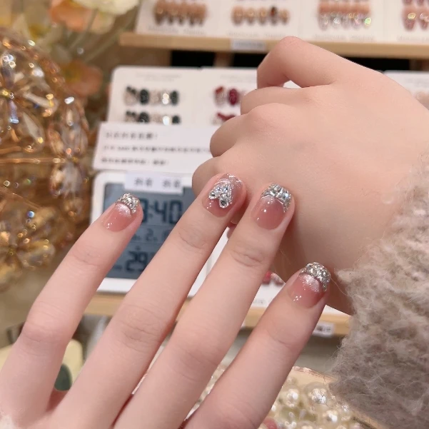 爆闪指尖心心-SAYE飒爷手工美甲-重复佩戴-掉钻包补-送工具包