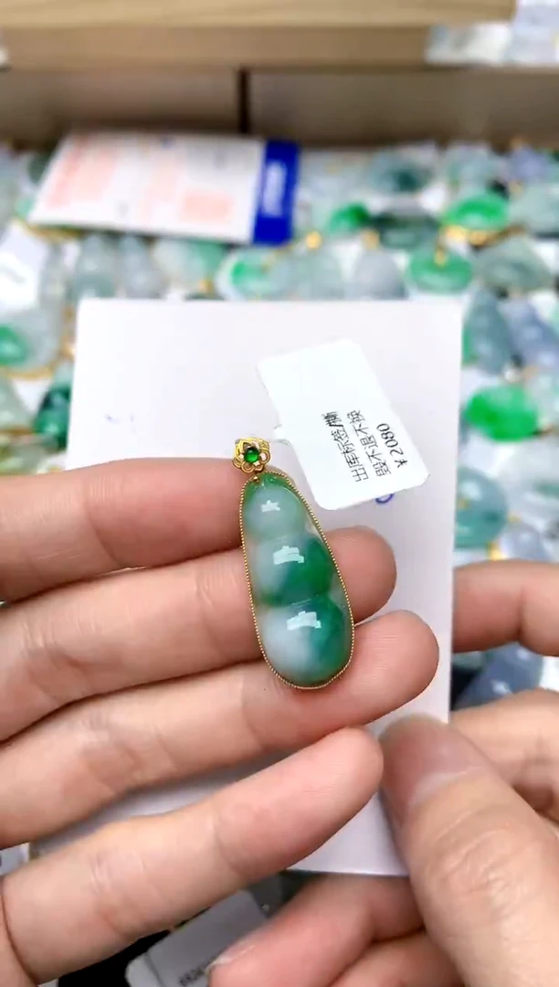 【闪购商品】翡翠颈饰18K金镶嵌58天然A货翡翠