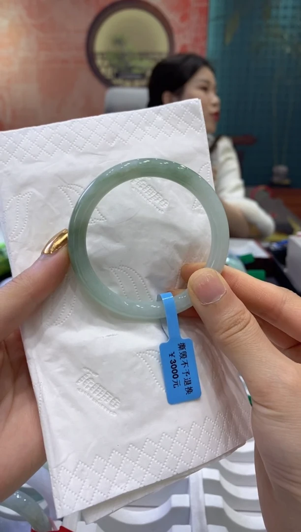【闪购商品】翡翠手镯未镶嵌多人03877