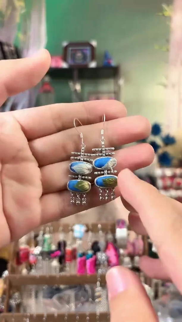 彩云南阁非遗老绣饰品615*