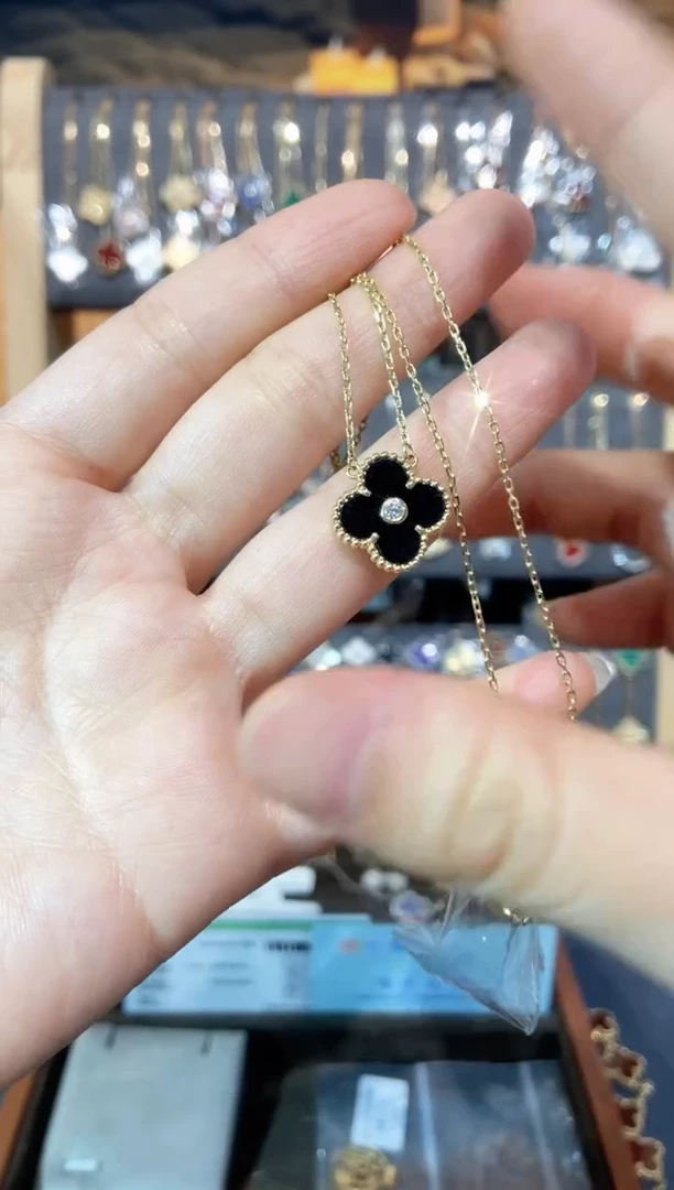 套链18K金镶嵌钻石钻石K黄单钻黑草