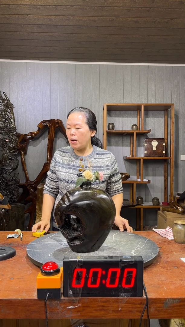 金丝楠东**明阴沉木花瓶摆件