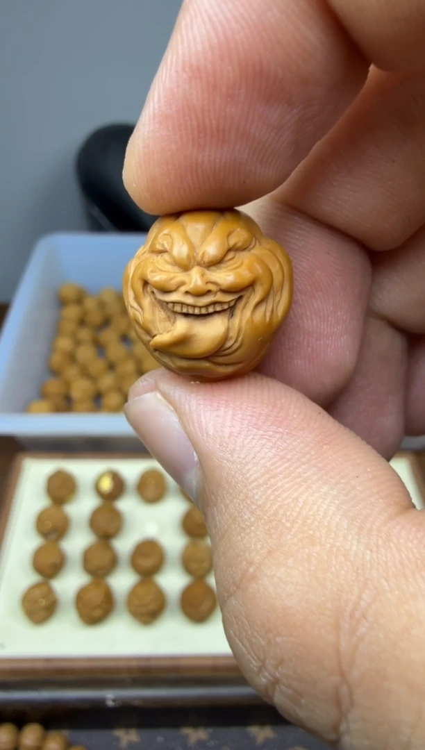 吊坠猴头核桃大舌头 舔僧 精修 老款
