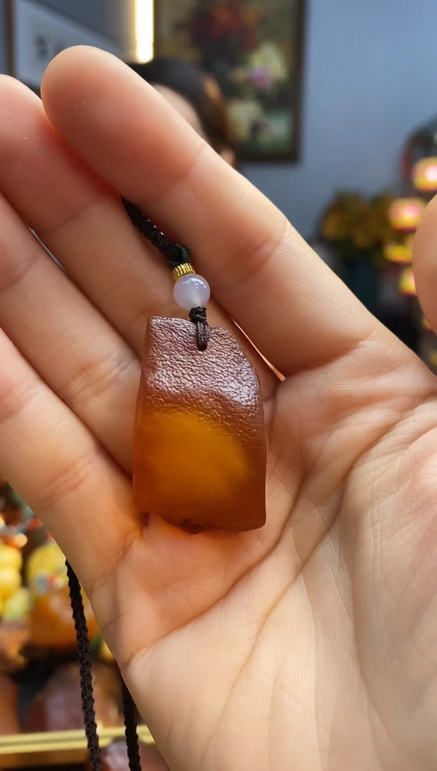 未镶嵌颈饰琥珀吊坠