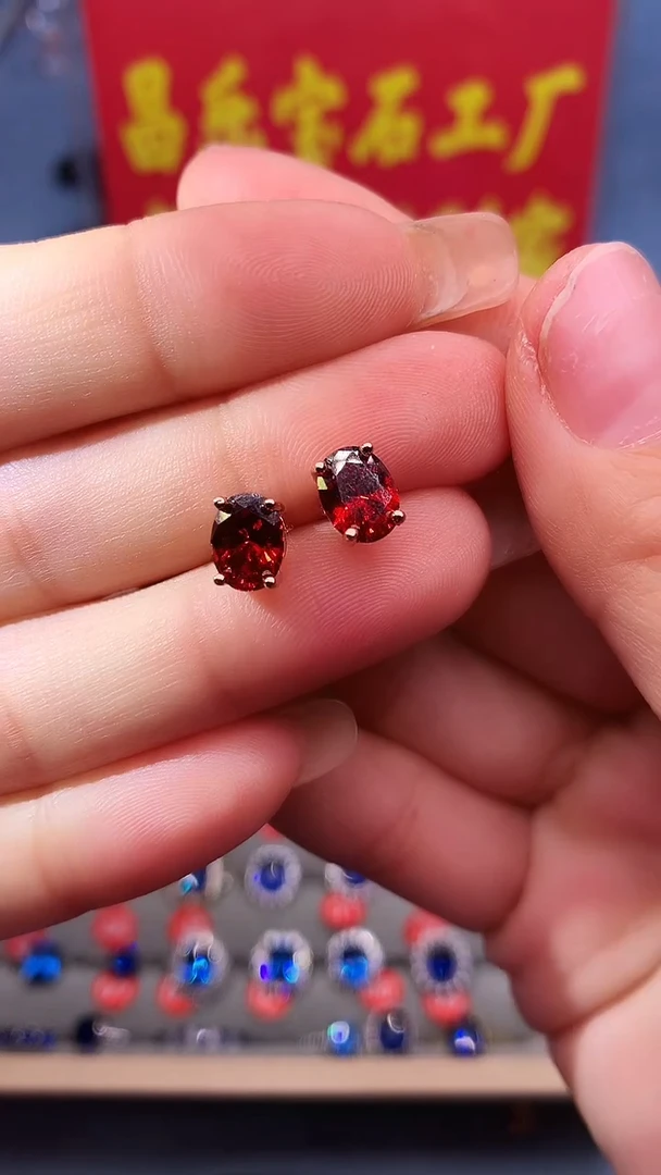 【闪购商品】石榴石（芬达石）耳饰银S925镶嵌1111