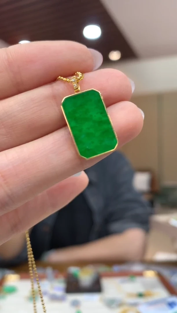 吊坠(不含链)18K金镶嵌翡翠无事牌
