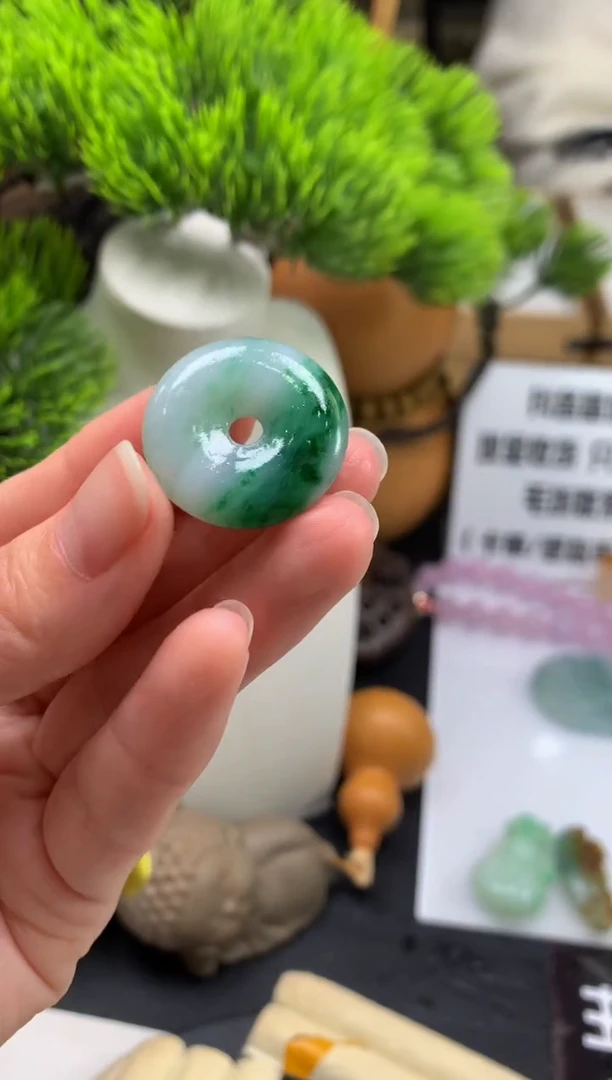 未镶嵌定制翡翠小*主---121523