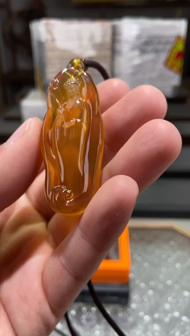 琥珀颈饰未镶嵌大势至