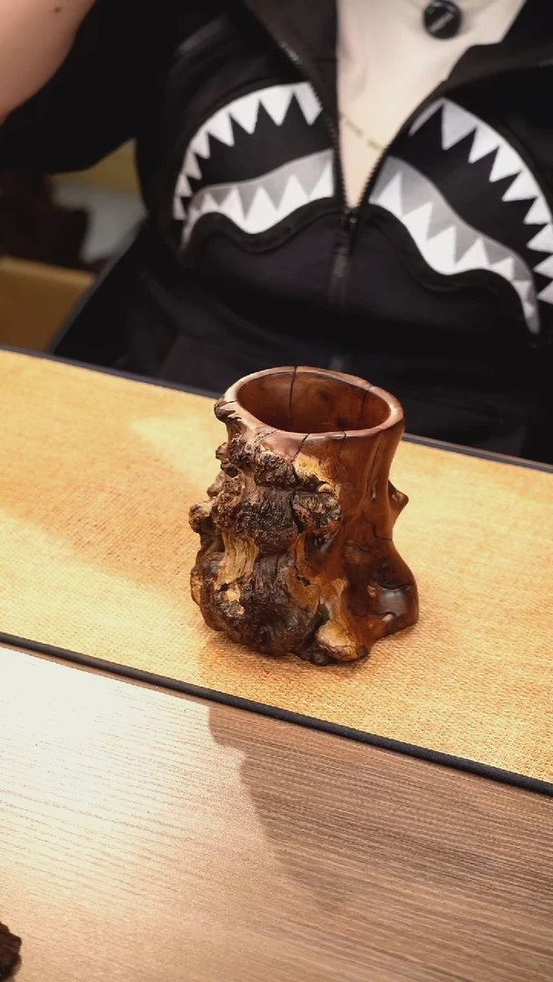 28号云小屋麻梨笔筒