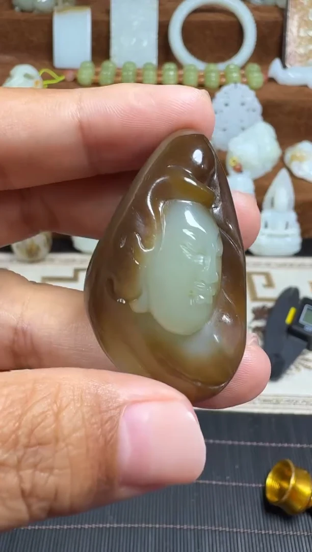颈饰未镶嵌和田玉1